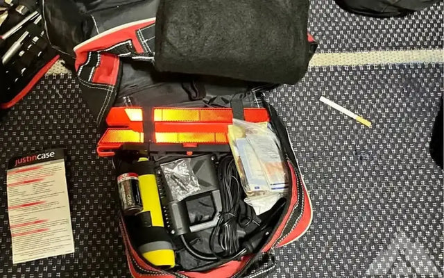 Just Incase emergency car kit — photo 3