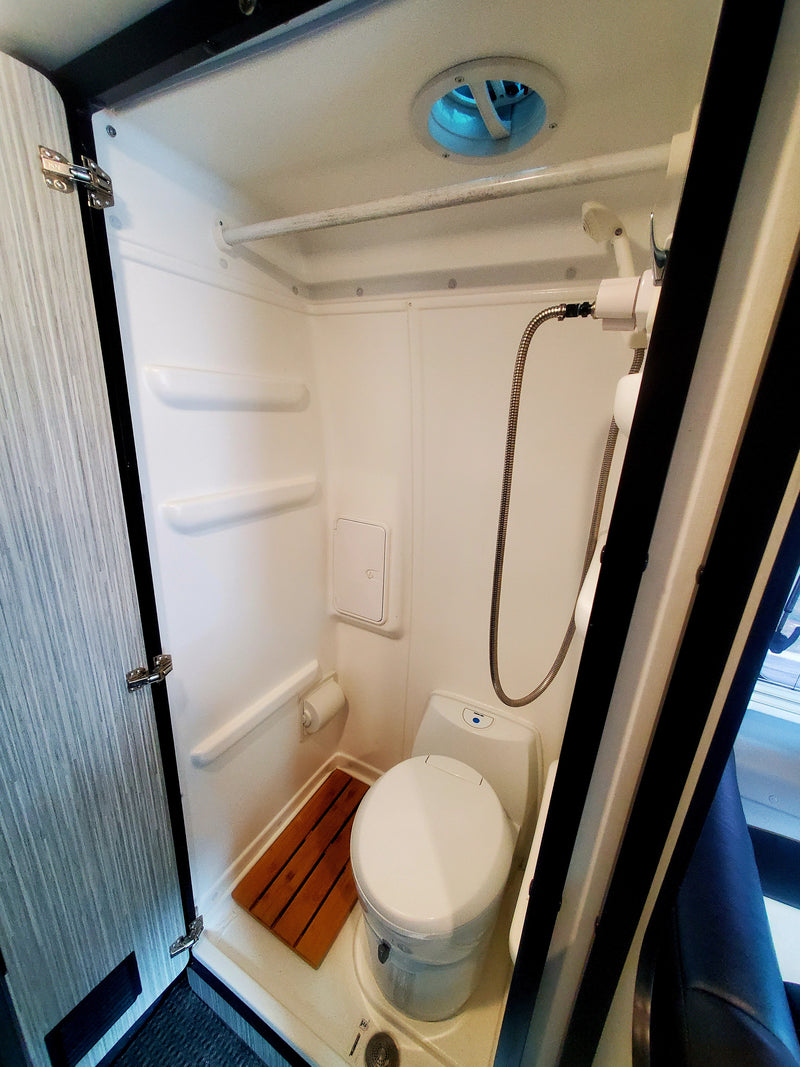 2020 Winnebago Revel on Mercedes-benz Sprinter chassis 4X4. — photo 5