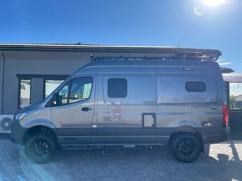 2024 Winnebago Revel 4x4 Diesel OFF RD6 — photo 4