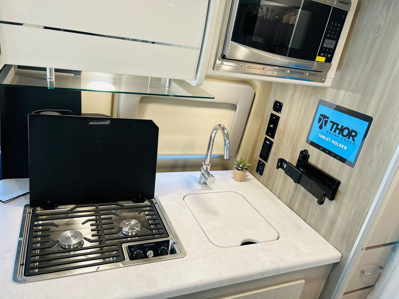 “Mjölnir” NEW Fully Contained OFF-Grid Camper Van! — photo 5