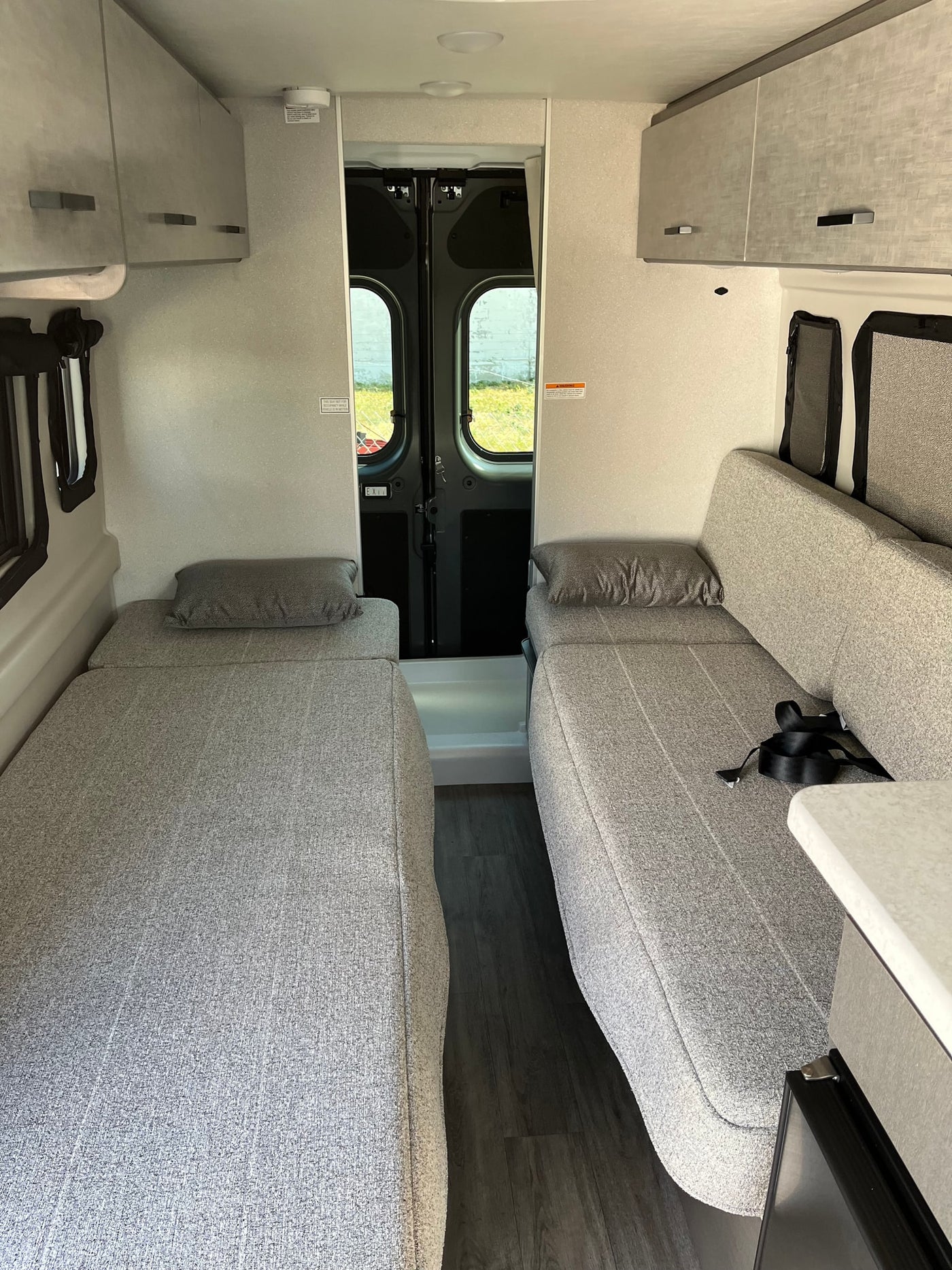  showcasing its streamlined design — photo 3