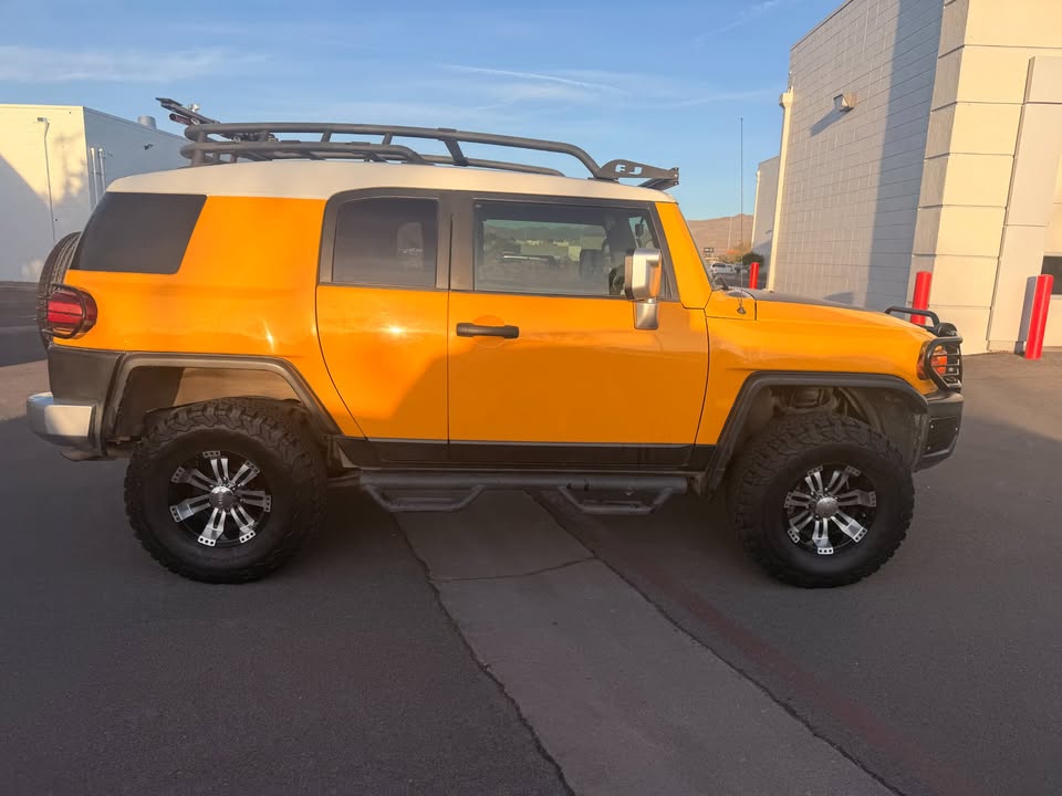 2007 Toyota Fj Cruiser in Reno, NV (photo 6)