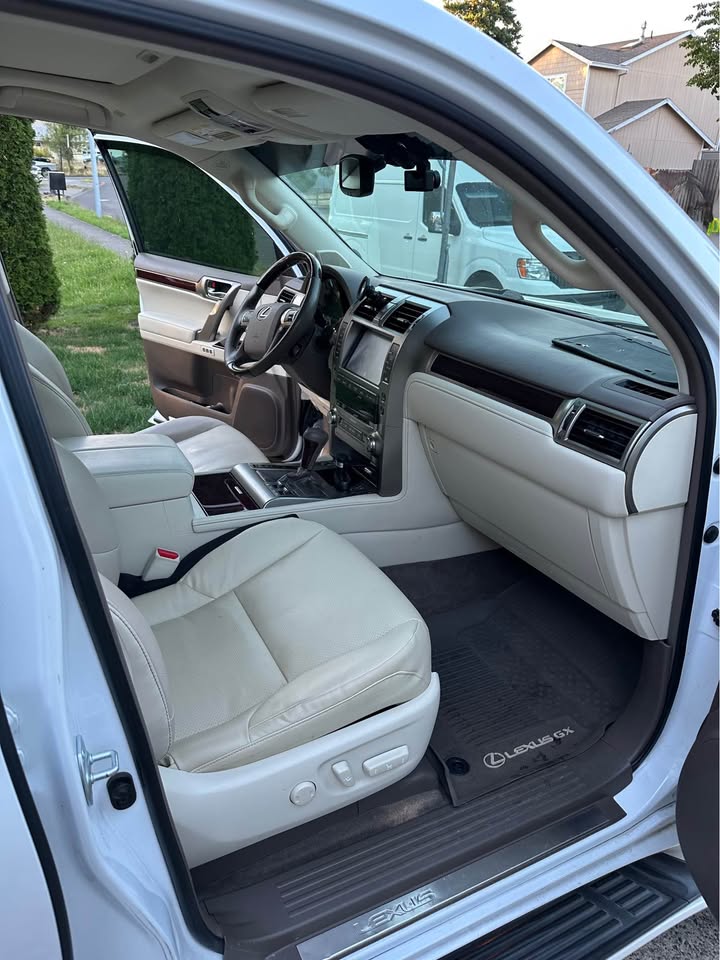2019 Lexus GX · GX 460 Sport Utility 4D in Gresham, OR (photo 9) — photo 9