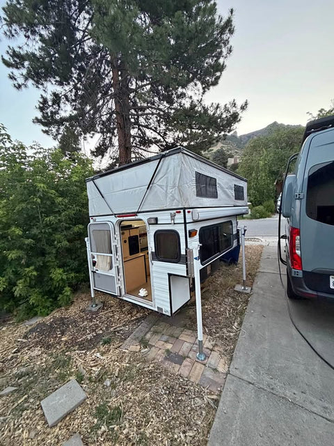 Four wheel pop-up truck camper Hawk 2021