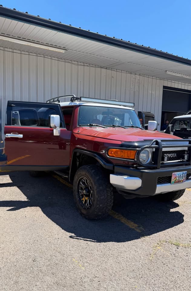 2008 Toyota FJ Cruiser in Beaverton, OR (photo 2) — photo 2
