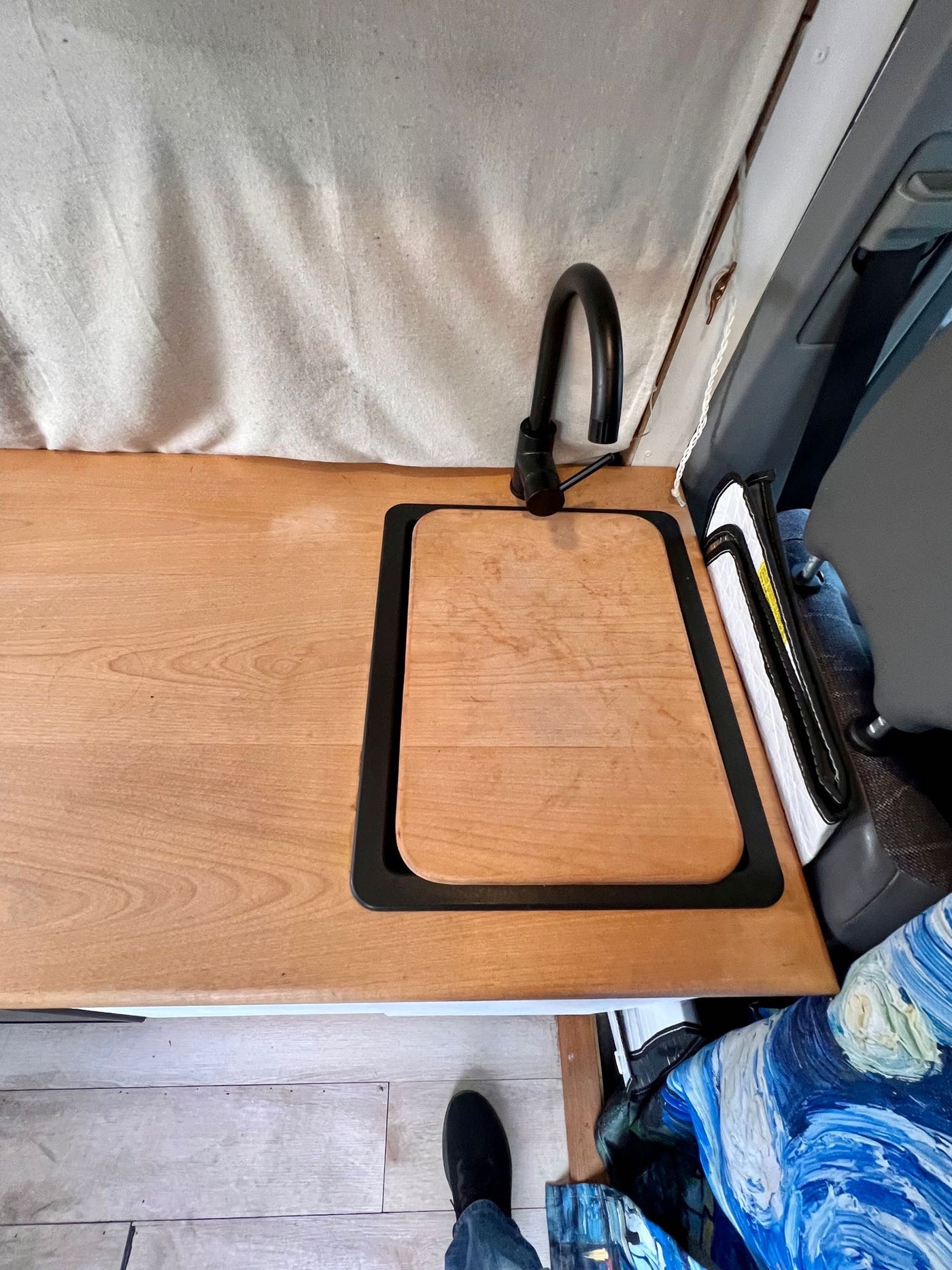  offers a bed — photo 13