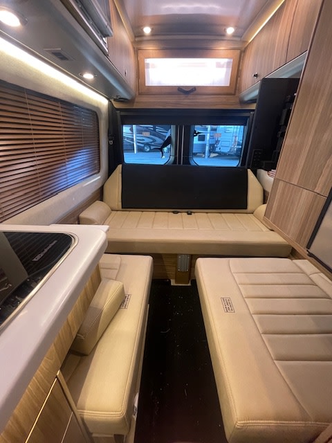 Airstream Mercedes Sprinter- 4x4 luxury camper van, off grid package — photo 4