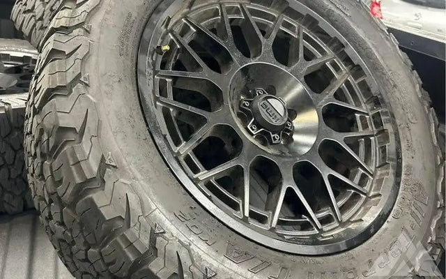 KMC Wheels 20 inches BFGoodrich R20 — photo 2