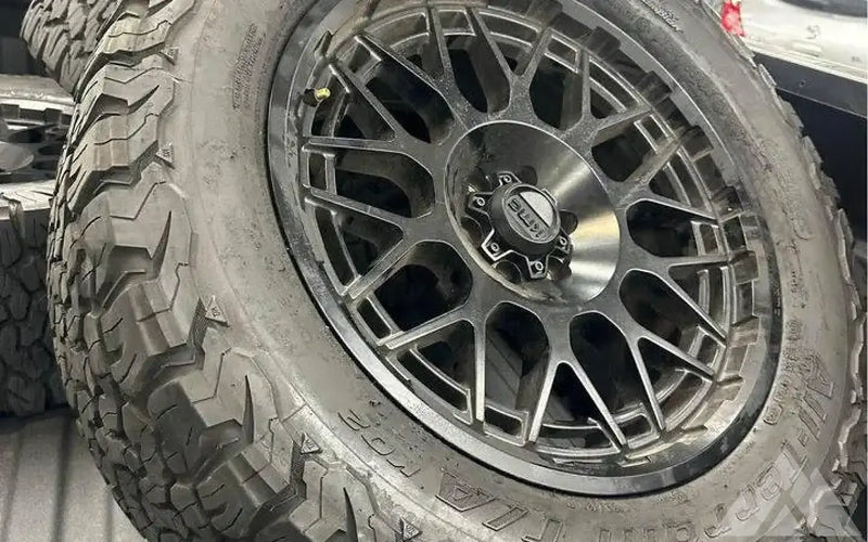 KMC Wheels 20 inches BFGoodrich R20 — used set of wheels tires for sale (photo 2) — photo 2