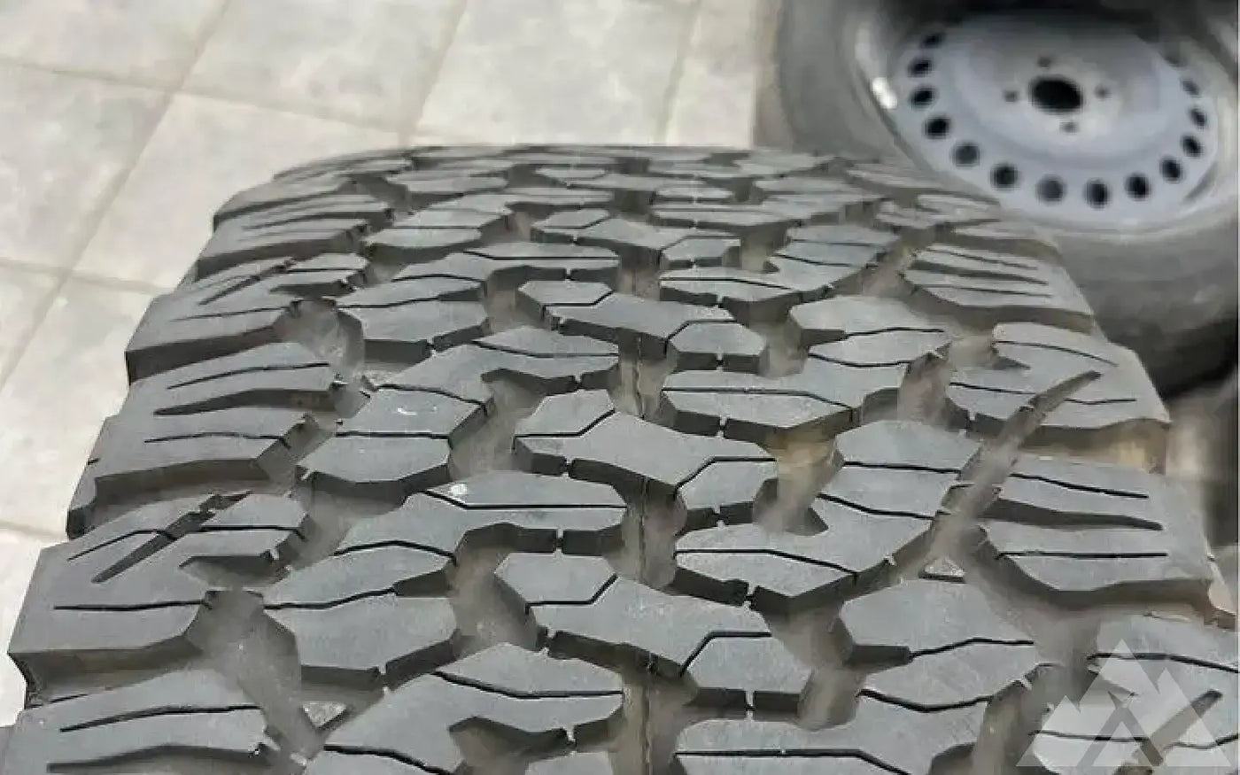 KMC Wheels 20 inches BFGoodrich R20 — used set of wheels tires for sale (photo 3) — photo 3