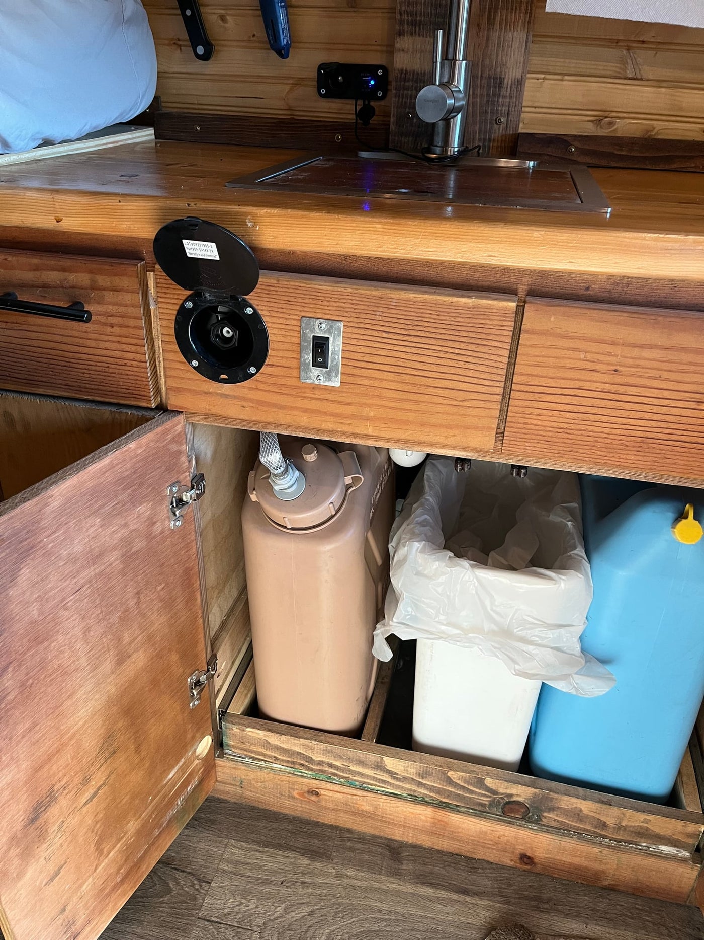  dog crate — photo 13