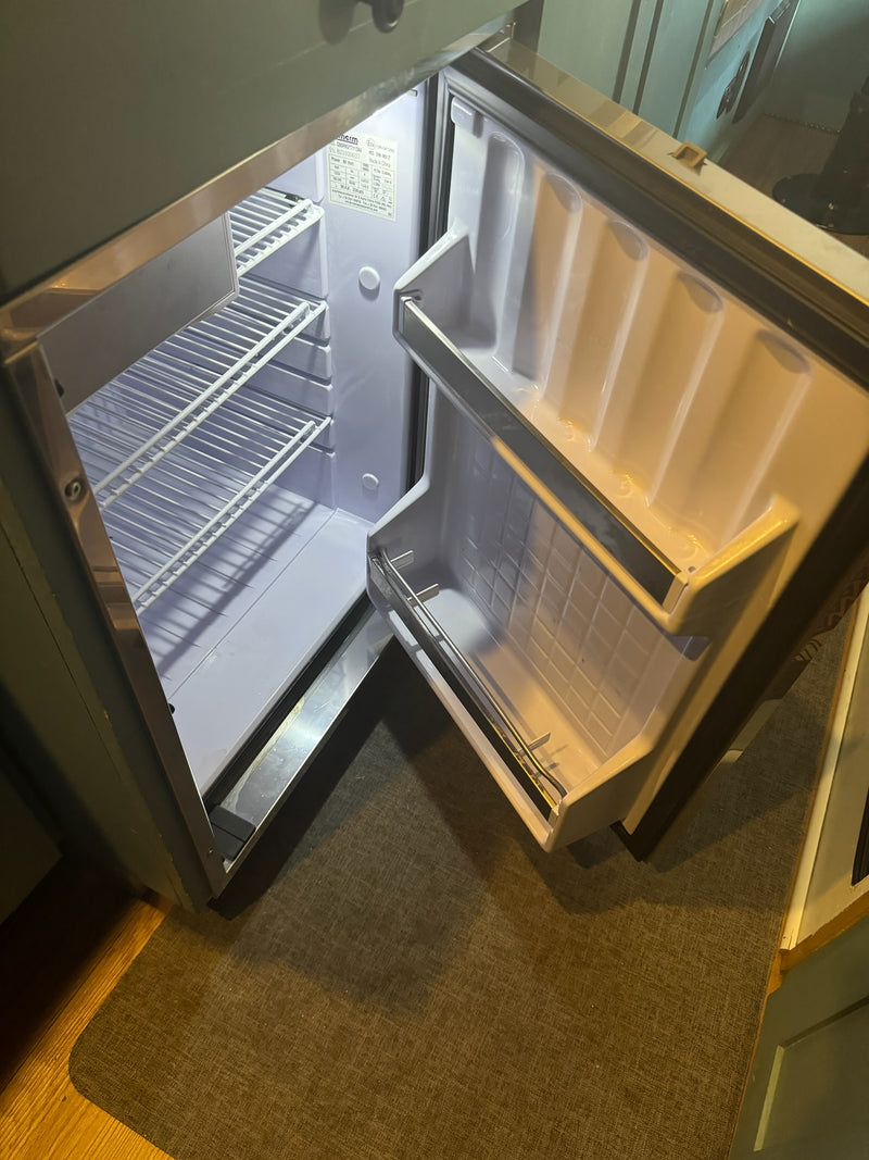 Ikaro Sprinter Van | Custom Built Off-Grid Ready! — photo 12