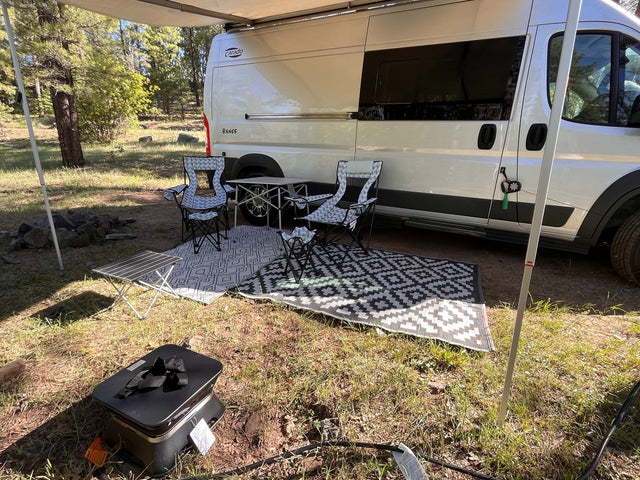 Roamy 2 / 2018 Hymer Carado Campervan — photo 2