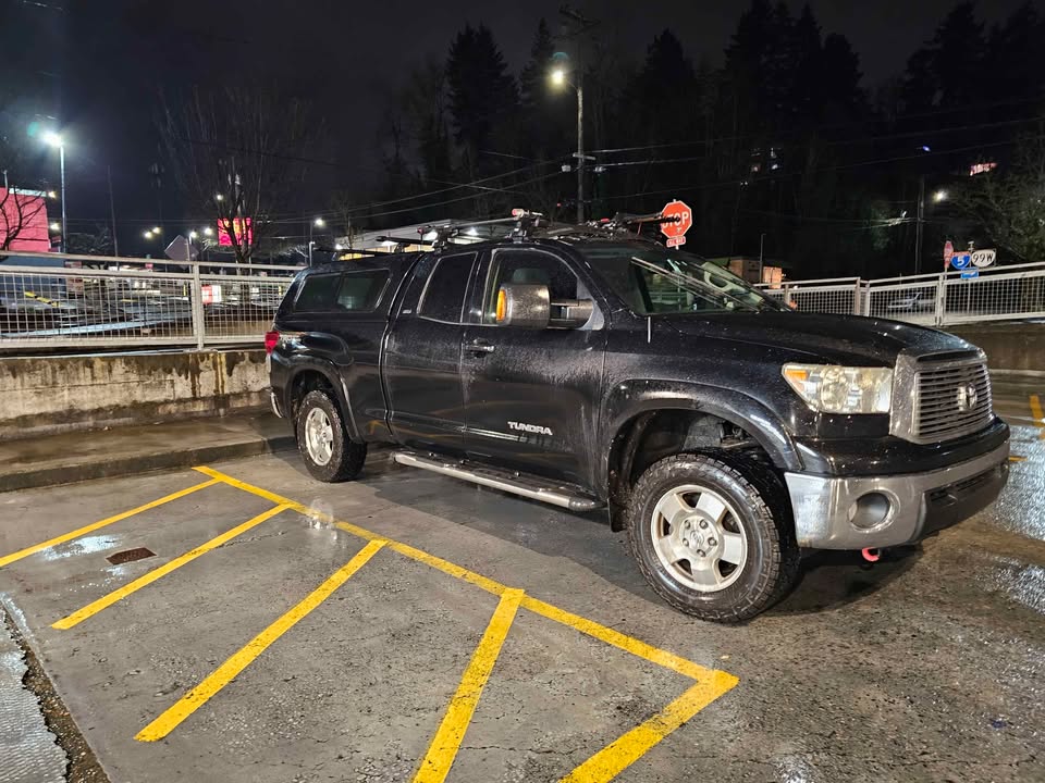 2013 Toyota Tundra 4.6 V8 in Portland, OR (photo 2) — photo 2