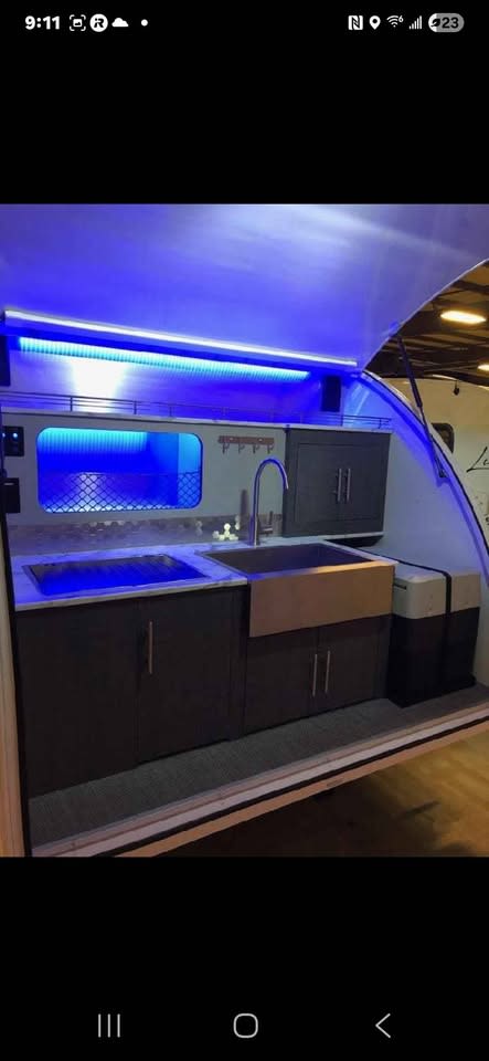 "The Tardis" Luxury teardrop Luna Rover — photo 8