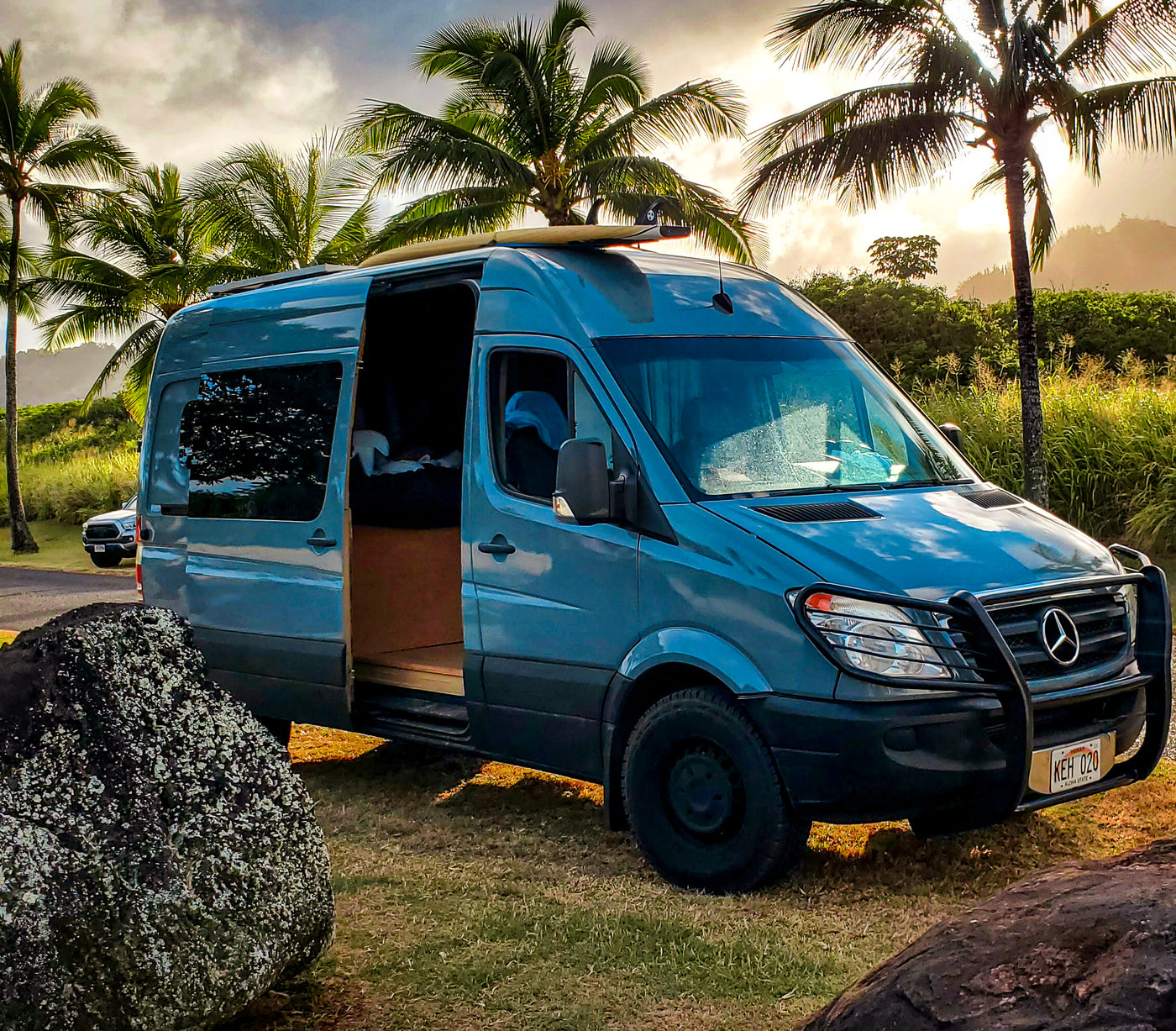 "Big Blue" - Custom Vintage Mercedes Campervan! — photo 8