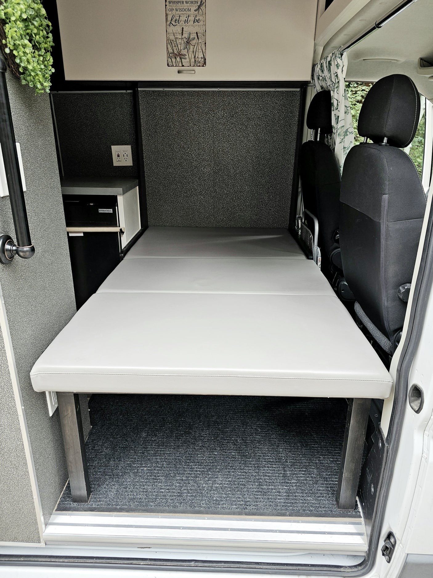 Endless Horizon Extended: Your Luxury Micro-RV