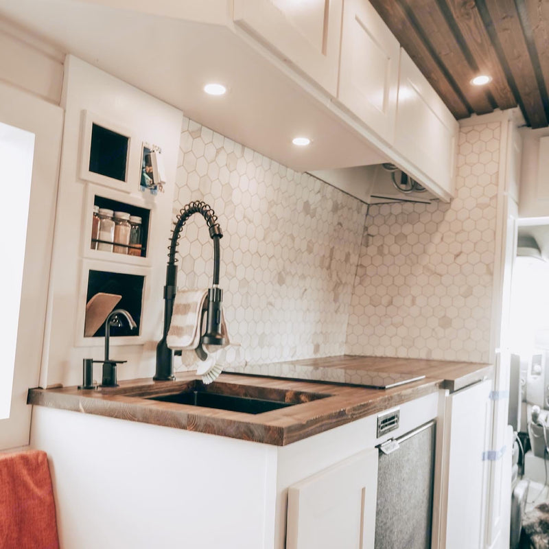  a small kitchen — photo 3
