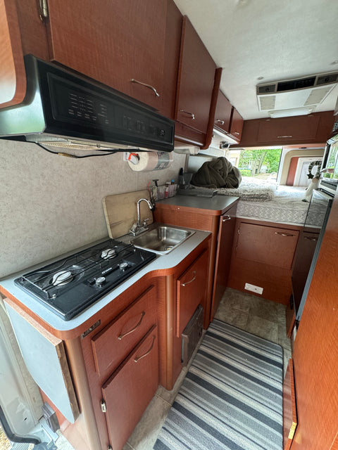 Stella: Your Cozy Cabin on Wheels — photo 2
