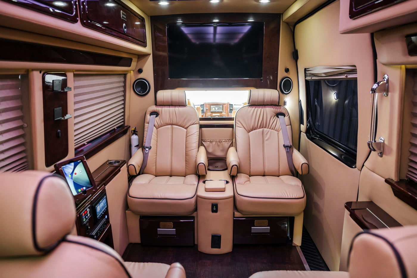 ready for comfortable travel.|Upscale RV rental interior: illuminated ceiling — photo 10