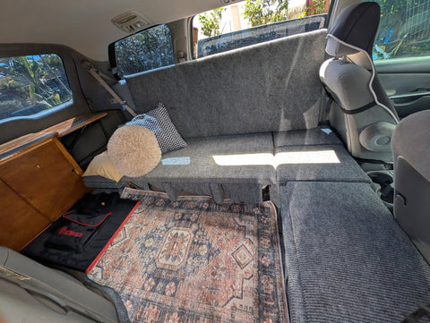 Camper Van Private Camping Parking, Indoor Bathroom, Shower and laundry — photo 3