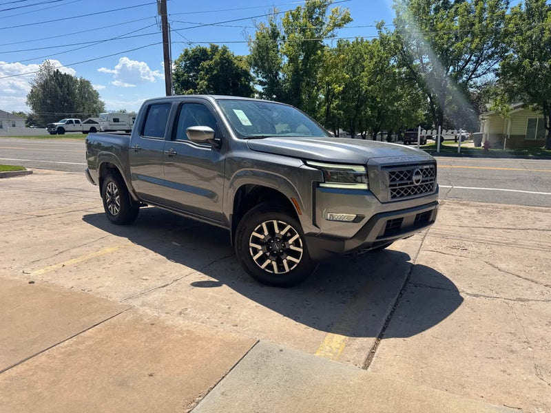 2024 Nissan Frontier Crew Cab · SL Pickup 4D 5 ft — photo 3