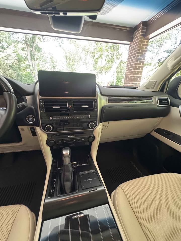 2023 Lexus GX GX 460 Premium Sport Utility 4D in Lexington, NC (photo 3)