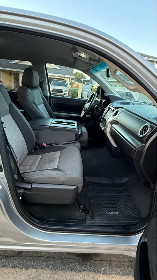 2015 Tundra Sr5 4.6 in San Diego, CA (photo 7) — photo 7
