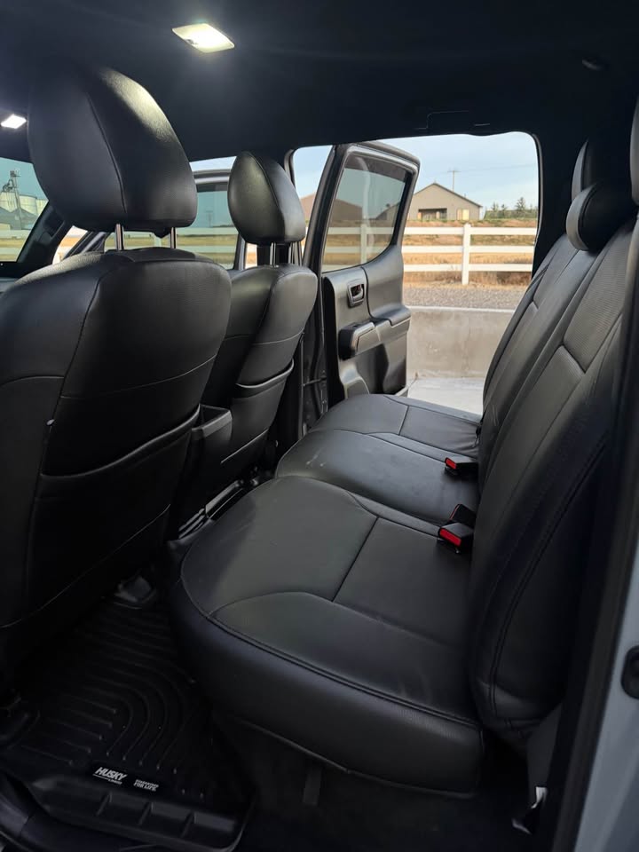 2020 Toyota Tacoma Double Cab · TRD Off-Road Pickup 4D 5 ft in Melba, ID (photo 7)