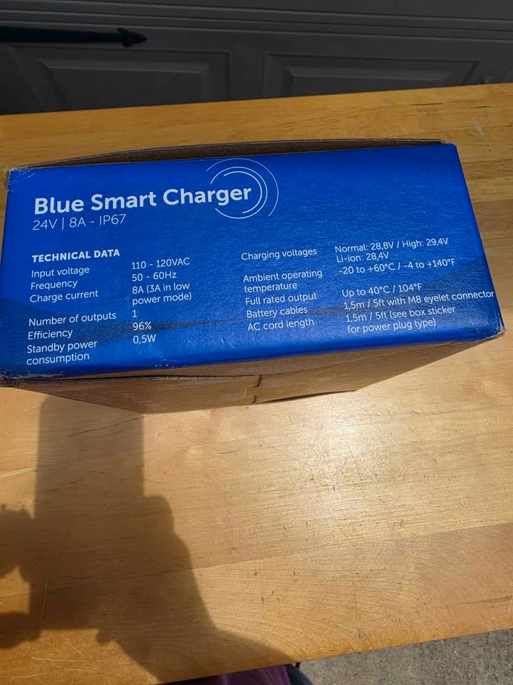 Victron Energy blue smart IP67 24V 12 waterproof professional battery charger new in the box in Owasso, OK (photo 3)