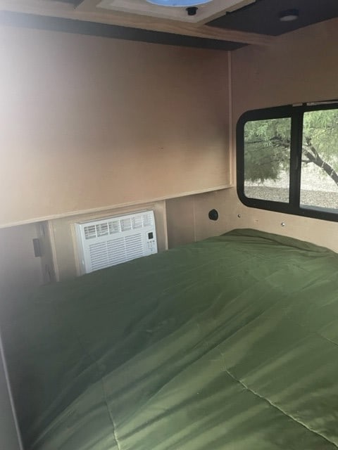  set for a desert camping trip.|Enjoying the outdoors! An RV rental — photo 8