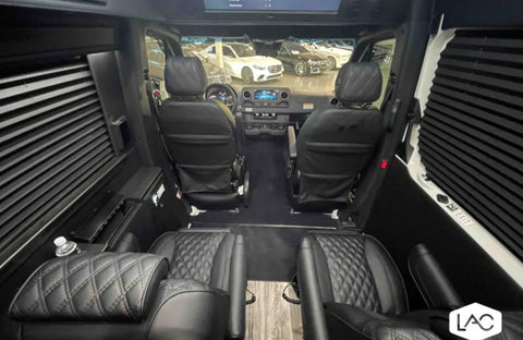 2024 Mercedes Luxe Cruiser: 8 Seats, Wi-Fi, Bath, Smart TV — photo 4