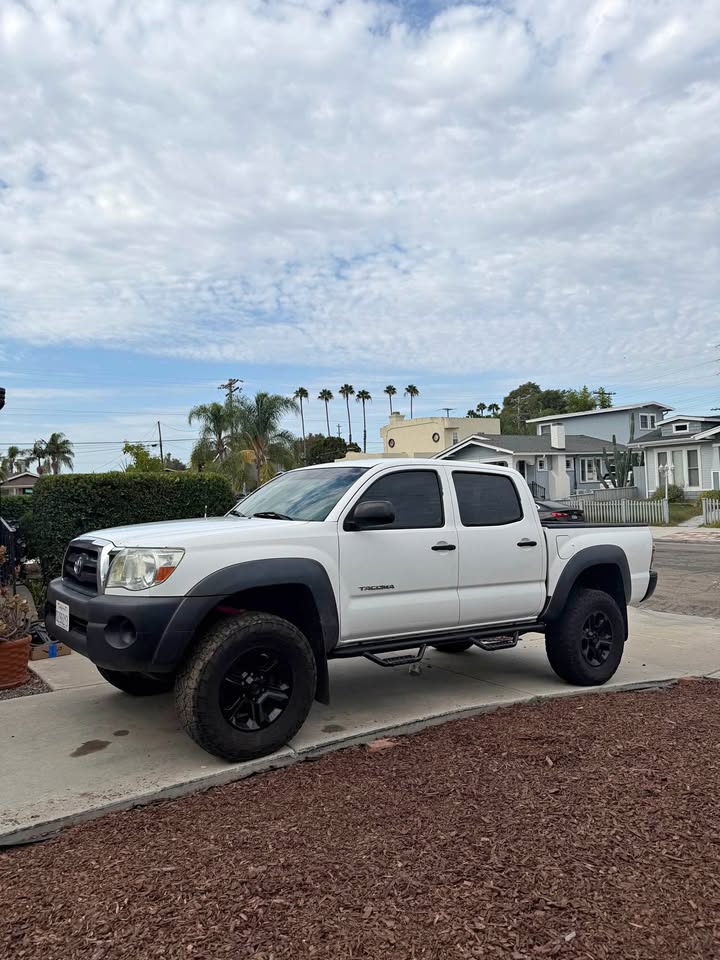 2010 Toyota Tacoma Double Cab · 4WD 4D in San Diego, CA (photo 1) — photo 1