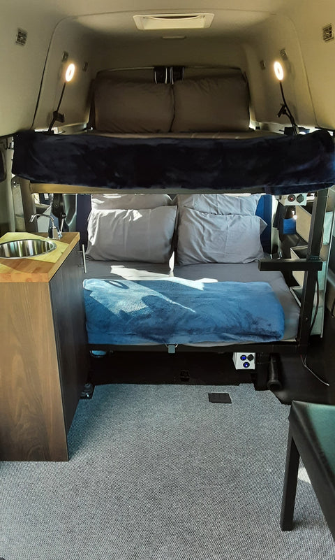Large (Built in Heater)(Sleeps 4-5) - Interior Height 6' 5" — photo 4
