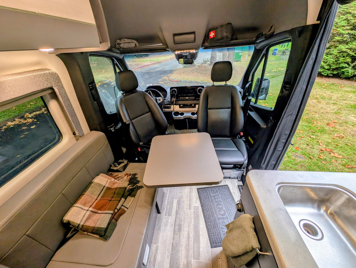 Galloping Gertie 2022 4x4 Mercedes Sprinter — photo 6