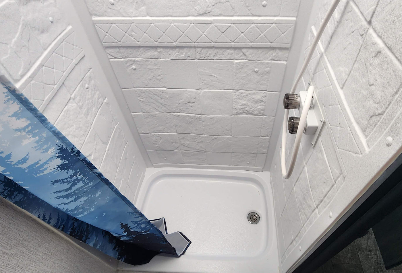  and sink — photo 2