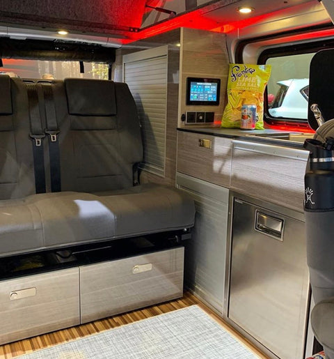 Abbey Road 2- Maui Westy Camper — photo 4