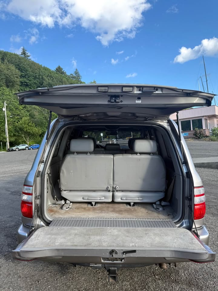 2003 Toyota Landcruiser in Seattle, WA (photo 11) — photo 11