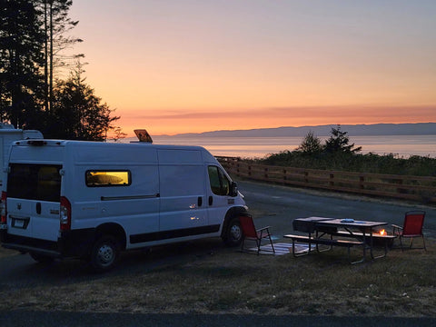 "Ramrod" 2022 Promaster, 3-4 days off grid! Hot shower! Luxury Amenities — photo 2