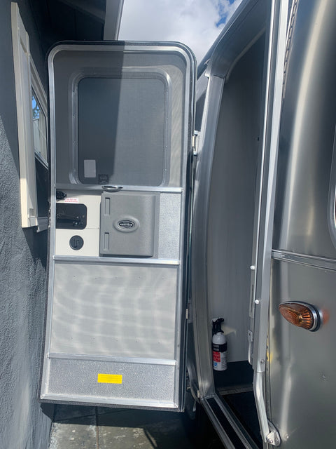 2021 Airstream Bambi 16” — photo 3