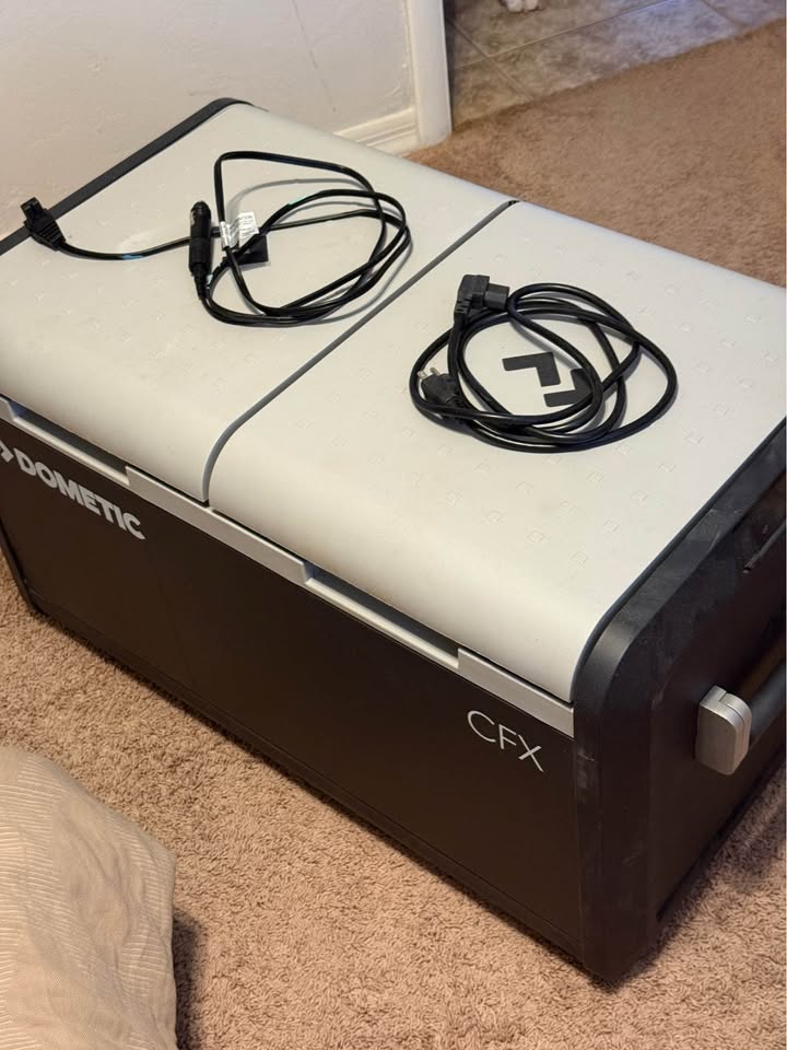Dometic CFX3 75DZ Dual-Zone Portable Fridge/Freezer – in Tucson, AZ (photo 4)