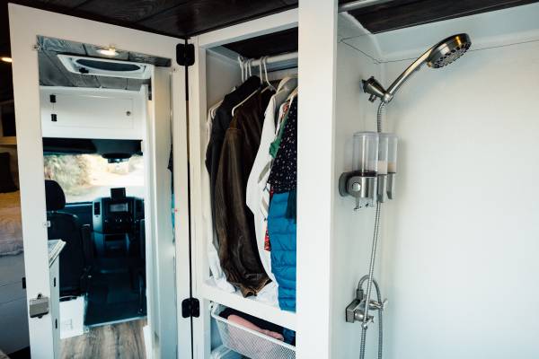  shower — photo 6