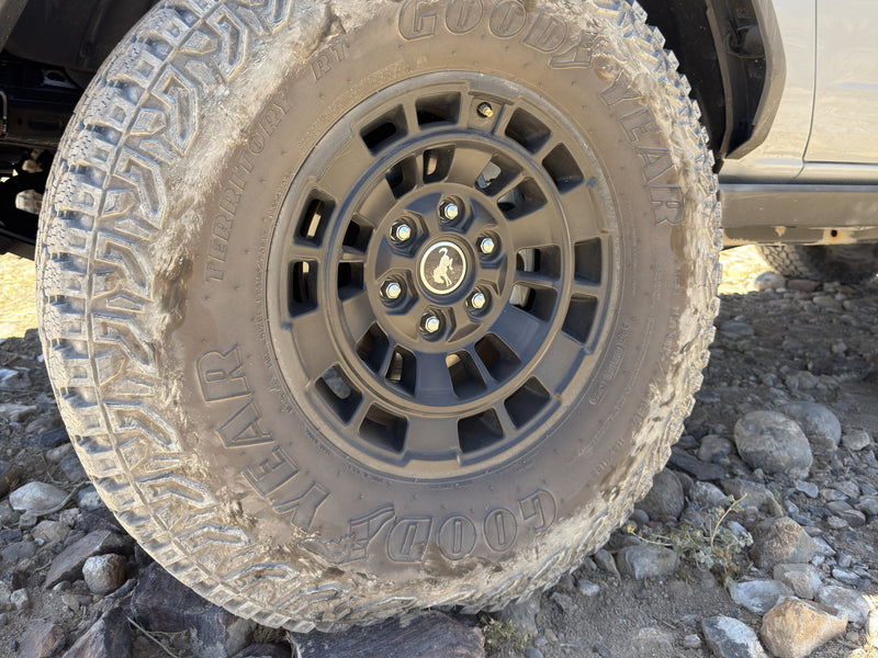  adventure-ready with roof box & off-road tires. Perfect for trips — photo 5
