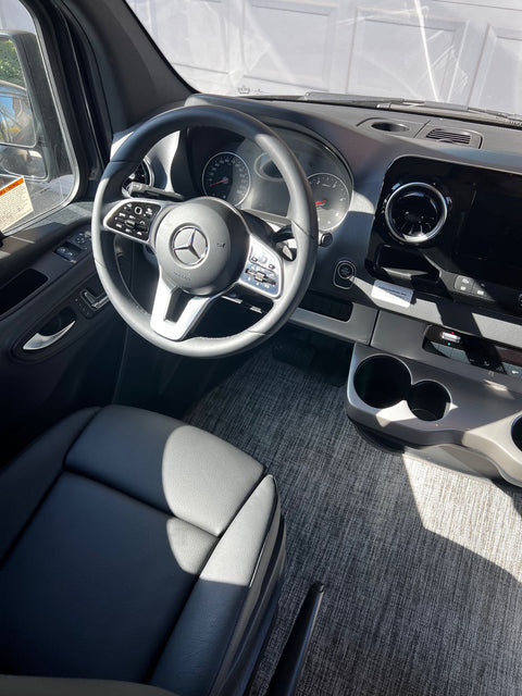 2023 Mercedes Sprinter Van - Complete rental — photo 5