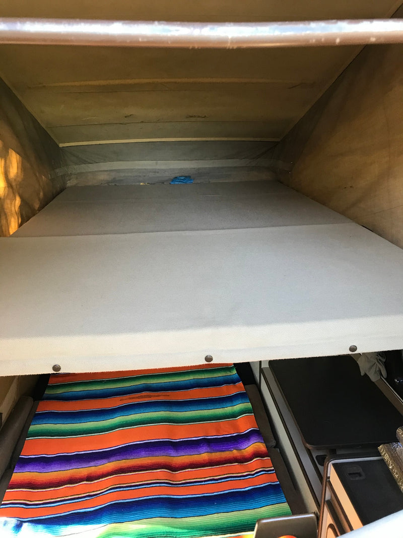  a fold-out table — photo 13