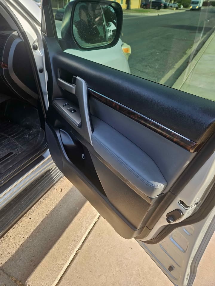Toyota Landcruiser LC200 in Mesa, AZ (photo 6) — photo 6