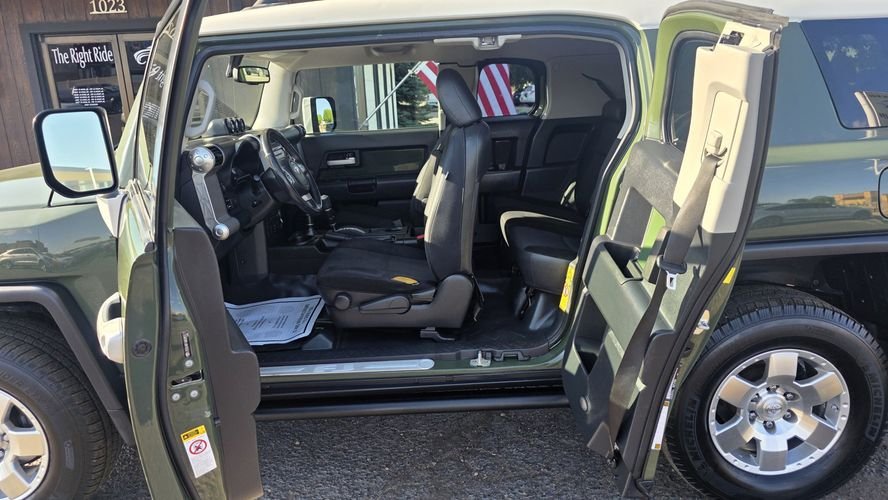 2010 Toyota FJ Cruiser in Johnstown, CO (photo 8)