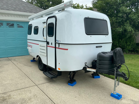 Sven Scamp Travel Trailer - Fully Loaded 16 Layout 4 - Side Bathroom — photo 2