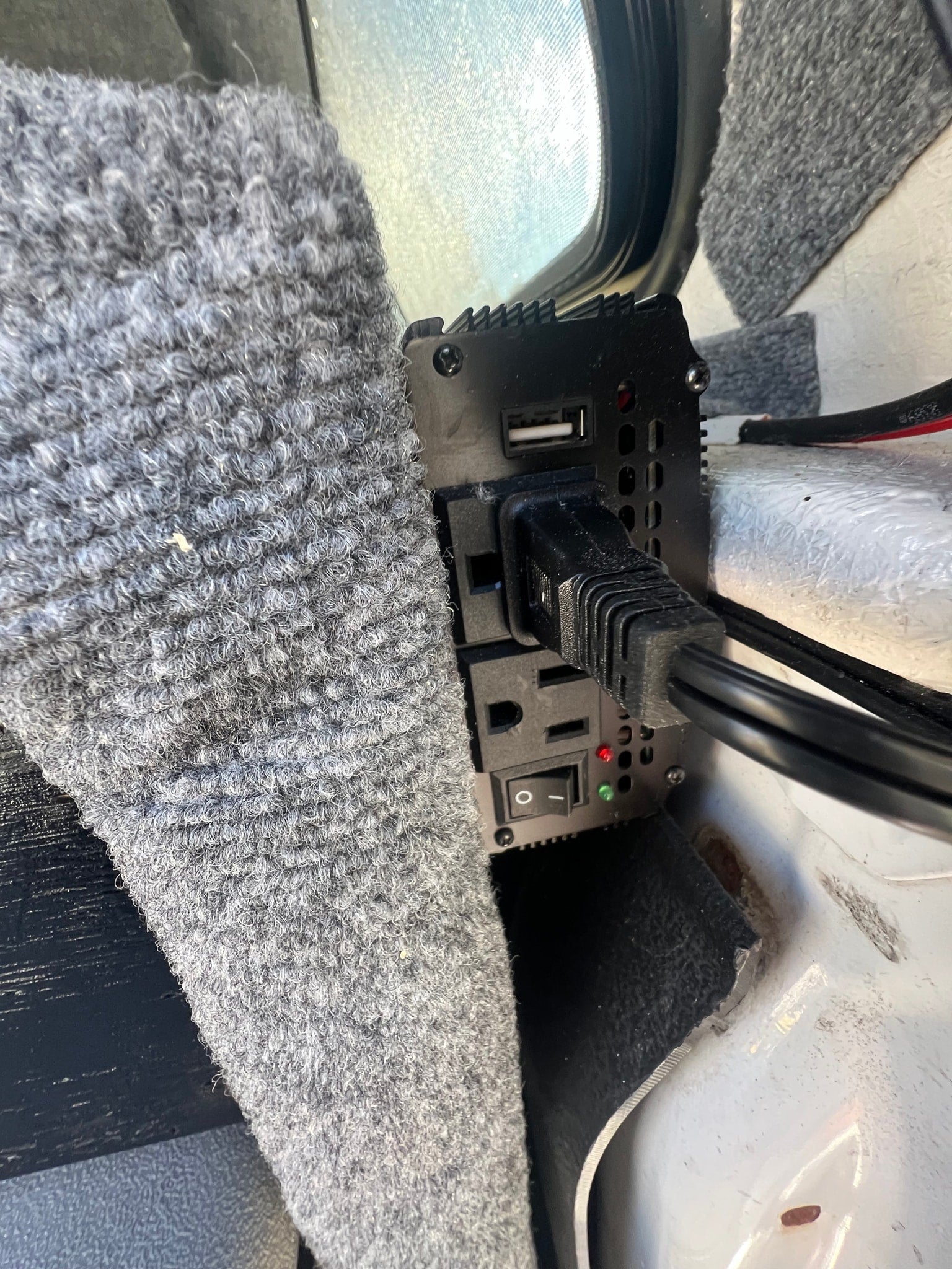  USB) & climate controls