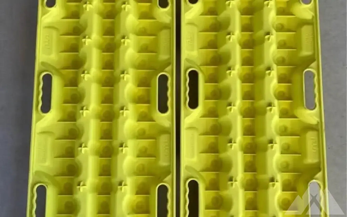 Maxtrax Mk2 traction boards (pair) — used gear for sale (photo 2) — photo 2